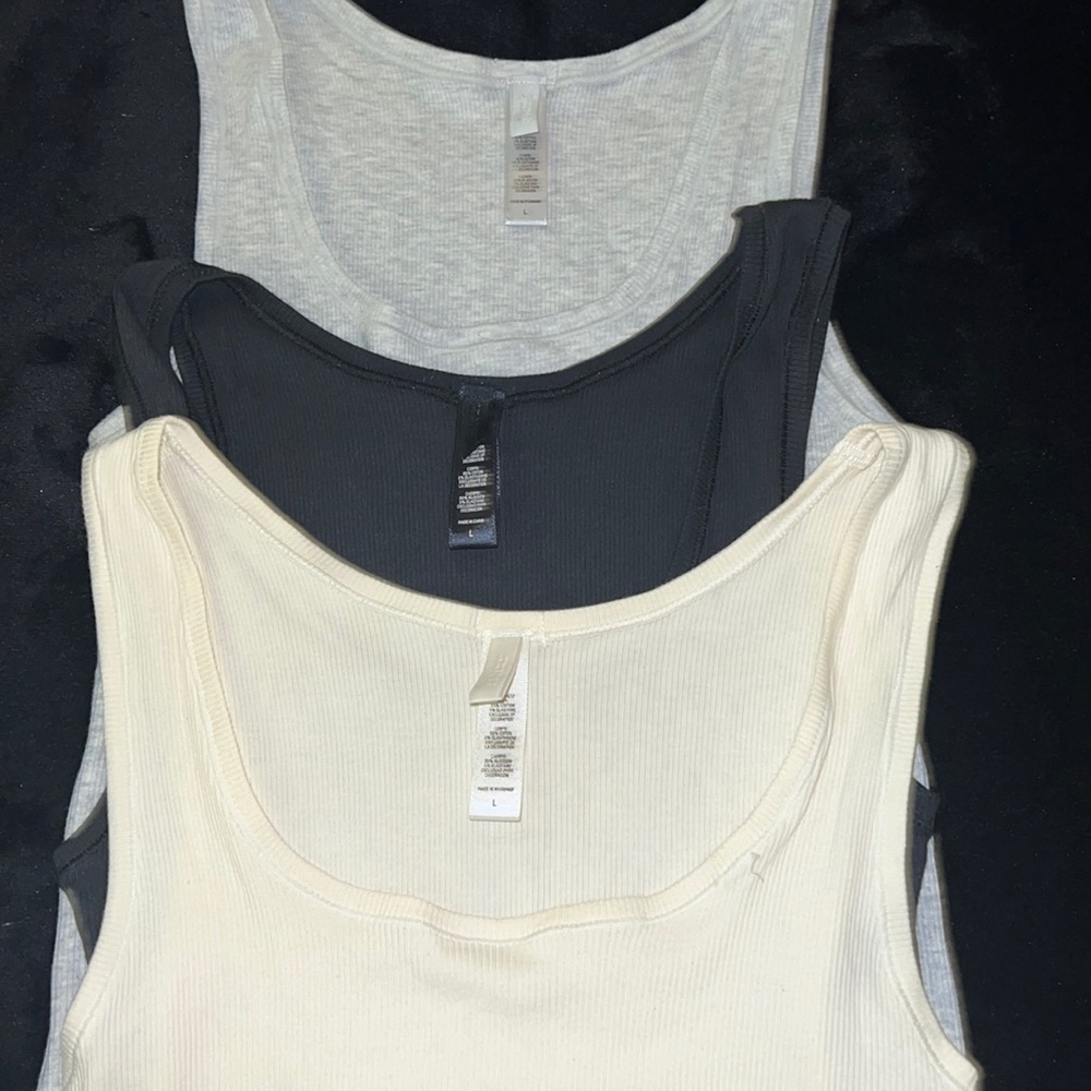Skims ribbed tank tops